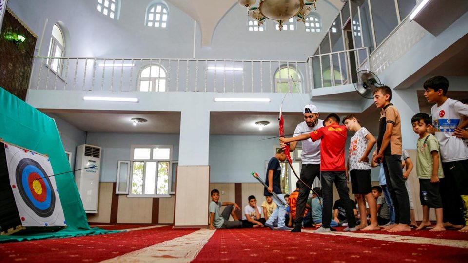 Yaz Kur’an kursuna katılan çocukların sportif yetenekleri keşfediliyor